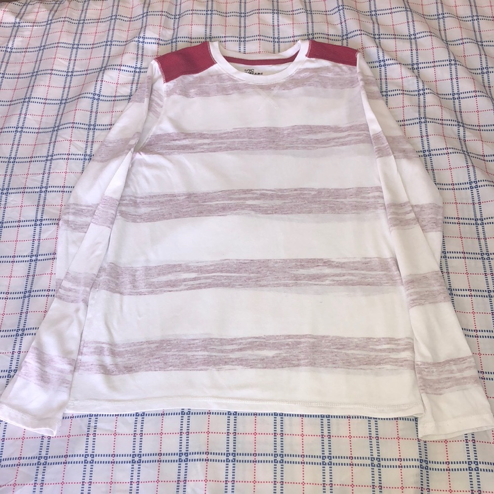 A stipend long sleeve shirt in great condition